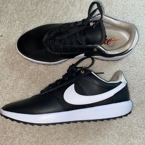 Nike Black and White Women's Sneakers